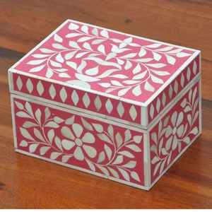 Caja con Incrustaciones de Hueso a Precios Bajos, con Forma Rectangular, Diseño Moderno y Duradero, Hecha a Mano, en Venta - Product Image 1