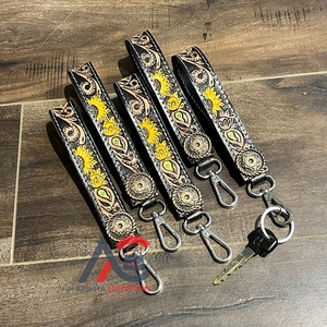 Venta caliente diseño de hoja de girasol cuero mecanizado a mano con correa de pulsera de Concho de Metal regalo promocional llavero de cuero genuino - Product Image 1