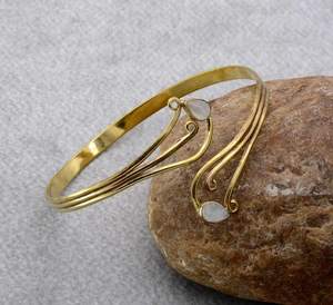 Brazalete de Latón a la Moda, Color Dorado, para Bodas, Ancho de Banda Personalizable, Duradero, con Logotipo Personalizado, Forma Libre - Product Image 3