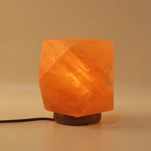 Lampe en forme de diffuseur de diamant de lampe de sel de l'Himalaya sculptée à la main de haute qualité pour la décoration de veilleuse meilleur prix à vendre - Product Image 3