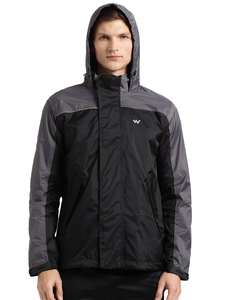 Nuevos conjuntos de moda para hombre, conjunto de pantalones cortos de nailon, conjunto hecho a medida para hombre, conjunto corto cortavientos de dos piezas de poliéster con cremallera para hombre - Product Image 3