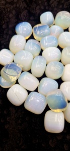 Piedra de opalita natural pulida, cristal curativo para reiki, ópalo azul para decoración del hogar, cristal natural para sanación con reiki, piedra de opalita pulida - Product Image 2