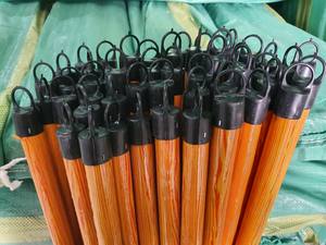 Palo de escoba de madera de 2,2 cm de diámetro con película de PVC recubierta directa de fábrica en Vietnam - Product Image 5