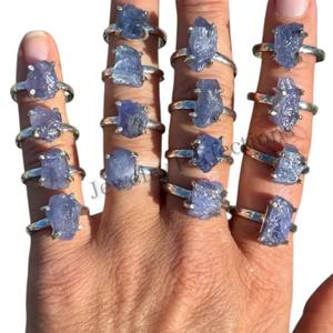 Bague en argent sterling 925 de créateur, faite à la main, avec pierre précieuse tanzanite brute originale, bijoux de fête, prix d'usine - Product Image 1