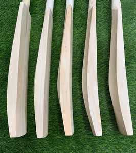 Custom Cricket Bats Professional Manufacturer Lightweight All Season English Willow Wholesale Price From Pakistan - Product Image 4