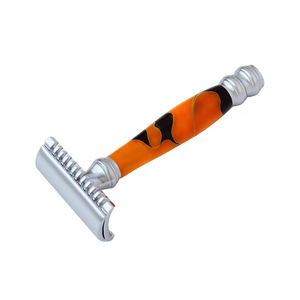 Compre maquinilla de afeitar de buena calidad con mango de latón disponible a un precio razonable - Product Image 4