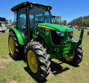 John Deeree 5058E Tractor Con Cabina Estado De Buena Calidad A La Venta - Product Image 1