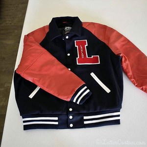 Veste universitaire personnalisée OEM pour hommes Streetwear polaire à manches longues Patch chenille broderie Letterman Coat - Product Image 1