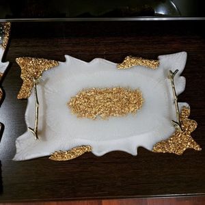 Plato de resina hecho a mano, diseño colorido contemporáneo, ideal para fiestas, reuniones, entretenimiento o arreglos festivos en el hogar - Product Image 3