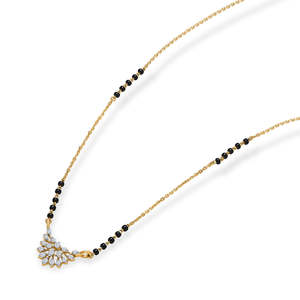 Collar Mangalsutra Moderno con Diamantes para Mujer, Diseño de Orquídea Dorada - Product Image 3