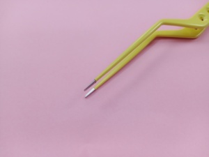 Aesculap Pince de coagulation électrochirurgicale à usage unique Instruments isolés à raccord européen bipolaire avec lame de doigt incurvée - Product Image 2