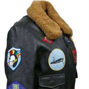 Chaqueta de vuelo con capucha de piel Premium para Mujer | Elegante abrigo de aviador de invierno con forro de piel sintética cálido - Product Image 5