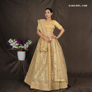 Elegante Lehenga Choli de Malla con Bordado de Hilo Denso, Dupatta Suave y Transparente y Silueta Clásica con Vuelo para Fiestas - Product Image 2