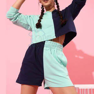 Para la venta en línea de la mejor calidad 100% algodón sólido Casual Tejido ligero mujeres sudaderas con capucha conjunto corto - Product Image 4