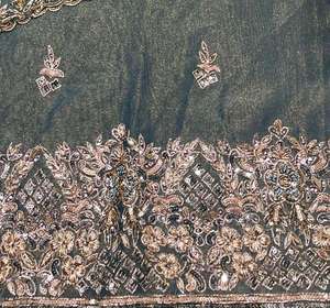 Costumes indiens de créateur modernes non cousus brodés à la main pour femmes pour les fêtes de style traditionnel - Product Image 2