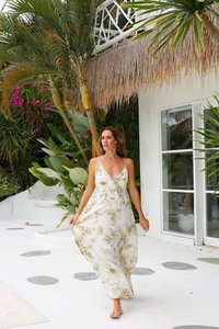 ชุดเดรสสำหรับผู้หญิงผ้าฝ้ายแขนยาวโอเวอร์ไซส์กระดุมแถวเดียวทรงหลวมสีทึบลำลองธรรมชาติ - Product Image 2