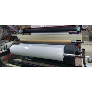 Film étirable en LLDPE blanc personnalisé directement matériau PE en plastique souple de protection étanche à l'humidité pour diverses applications - Product Image 1