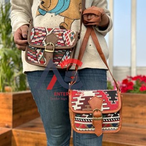 ใหม่ร้อนขาย Jacquard ทําด้วยมือของแท้หนังสลิงกระเป๋า Multi ใช้ใหม่วินเทจออกแบบกระเป๋า Crossbody ราคาถูกอัตราผลิตภัณฑ์จํานวนมาก - Product Image 1