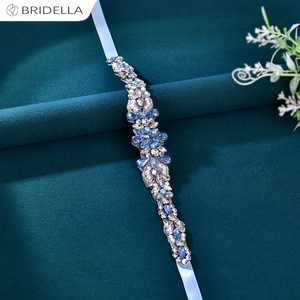 Cinturón Ajustable Bridella BS93QL Azul Claro con Pedrería y Perlas para Bodas, Bailes de Graduación y Eventos Formales - Product Image 6