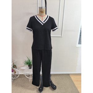 Conjunto de Dos Piezas para Mujer, Blusa de Manga Corta con Cuello en V de Viscosa de Dos Hilos y Pantalones, 37228 - Negro - Product Image 2