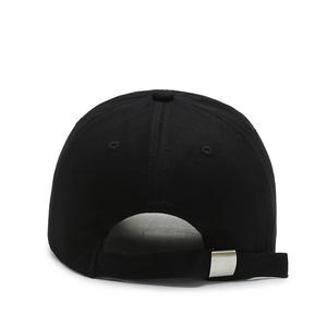 Gorra de béisbol blanca sin estructura de diseño con bordado - Product Image 3