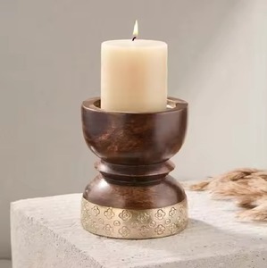 Ensemble de trois bougeoirs en bois sculpté avec des formes géométriques à plusieurs niveaux décor de table à manger tache sombre - Product Image 3