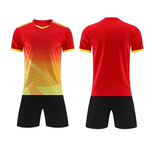Uniforme de fútbol ligero ecológico de 100% poliéster de secado rápido personalizado al por mayor fútbol de primera calidad transpirable multicolor - Product Image 6