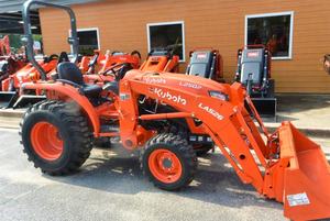 Moteur de boîte de vitesses de chargeuse de tracteur Kubota L45 de qualité supérieure, capacité de charge de 8 tonnes, moteur Euro, hydraulique pour l'agriculture et la construction - Product Image 3