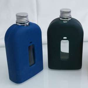 Petaca de cristal para hombre, Petaca personalizada, estilo moderno con funda de silicona - Product Image 6