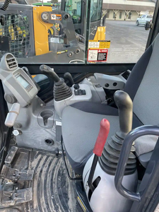 Mini-excavatrice John Deere 26G neuve, équipement puissant sur chenilles pour travaux agricoles, aménagement paysager, creusement de fossés et travaux de construction. - Product Image 3