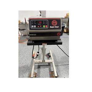 Machine de scellage automatique à induction de fabrication indienne pour le scellage inviolable des bouteilles et des bocaux, disponible à la vente - Product Image 4