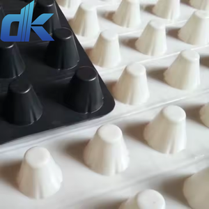 Panneau durable de drainage de fossette de HDPE idéal pour des projets de sous-sol, d'aménagement paysager et de construction - Product Image 5