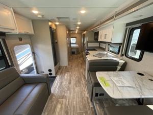 Vente en gros : Nouvelle caravane de voyage économique 2025 T-h-o-r H-u-r-r-i-c-a-n-e 34J, similaire à l'Icon, directement de l'usine - Product Image 2