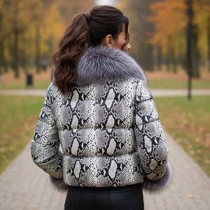 Veste en cuir matelassée à carreaux pour femmes avec fermeture éclair et col en fourrure de renard Vêtement d'extérieur coupe-vent d'hiver - Product Image 3