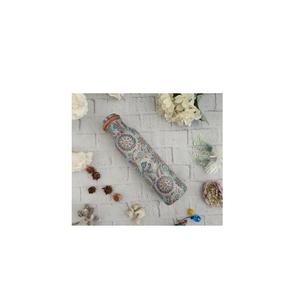 Élégante bouteille d'eau en métal cuivré fabriquée à la main détaillant le couvercle paille 1000ml étanche écologique Axiom Home Accents ayurvédique - Product Image 5