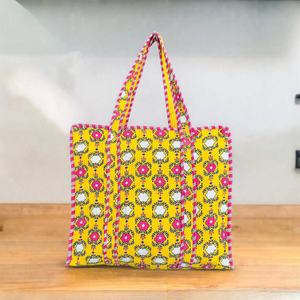 Sacs à main fourre-tout en coton matelassé élégants pour femmes Design patchwork élégant avec fermeture à glissière Sacs à provisions faits à la main pour la vente au détail - Product Image 4