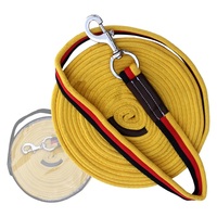 Cojín de tela con contraste, amarillo, rojo y negro