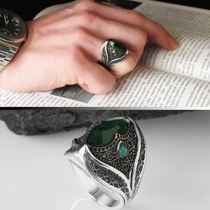 Vente en gros d'anneaux pour hommes Azuris VALKH1180 en argent sterling 925 de style ottoman avec pierre naturelle agate, fabriqués à la main en Turquie - Product Image 1