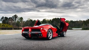 Ferrari LaFerrari Aperta RWD 2017 Certificado, Seminuevo, con Control de Crucero Adaptativo, Interior de Cuero Claro, Motor Turbo, Coupé, Soporte OEM - Product Image 3