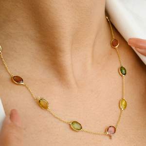 Magnifiquement conçu Top qualité tourmaline naturelle forme inégale chaîne Station collier 18k solide or jaune bijoux faits à la main - Product Image 2