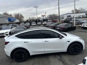 Tesla Model Y Long Range AWD 2023 Impecable, Doble Motor, 330 Millas de Autonomía, Mayormente Trasera, con Cámara - Product Image 5