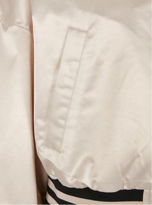 Nuevo estilo, venta al por mayor, chaqueta Varsity de satén personalizada para damas, chaqueta Varsity de satén bordada, vendedor superior, chaqueta recortada de satén para mujer - Product Image 5