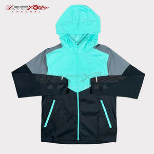 Conjunto de pantalones cortos cortavientos reflectantes para hombre con visibilidad nocturna y tela transpirable Conjunto de pantalones cortos cortavientos clásicos - Product Image 5