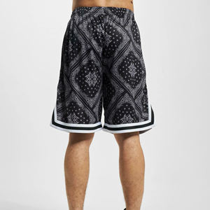 Shorts de basket-ball personnalisés à imprimé bandana noir pour hommes, streetwear, shorts d'entraînement athlétique en mesh - Product Image 3