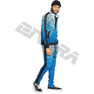 Ensemble de survêtement d'hiver pour hommes avec sweat-shirt chaud et haut à fermeture éclair, plus un pantalon de survêtement doux conçu pour le confort quotidien, la salle de sport et le style urbain - Product Image 4