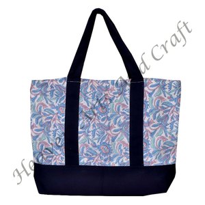 Sac fourre-tout en coton écologique avec poignée noire, imprimé à la main, base naturelle, indigo floral, sac à la mode pour femmes - Product Image 1