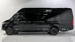 Mercedes-Benz Sprinter 3500XD 4X4 d'occasion 2023, fourgon de luxe, sièges en cuir, haute qualité, automatique, conduite à gauche/droite - Product Image 5