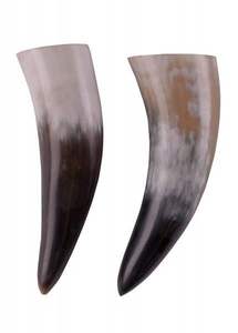 CORNE DE VIKING PRÉFECTE CORNE À BOIRE Corne à boire Viking de qualité supérieure Apportez histoire et fête à vos célébrations de Noël - Product Image 3