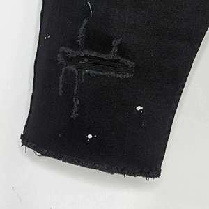 Fabrication de shorts streetwear personnalisés tendance pour hommes de haute qualité shorts en denim délavés à bords bruts avec strass - Product Image 4