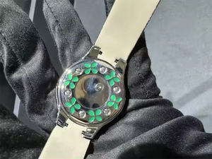 Montre en diamant Moissanite de qualité supérieure pour hommes Montre bling entièrement glacée avec bracelet en acier inoxydable et design Hip Hop de luxe - Product Image 3